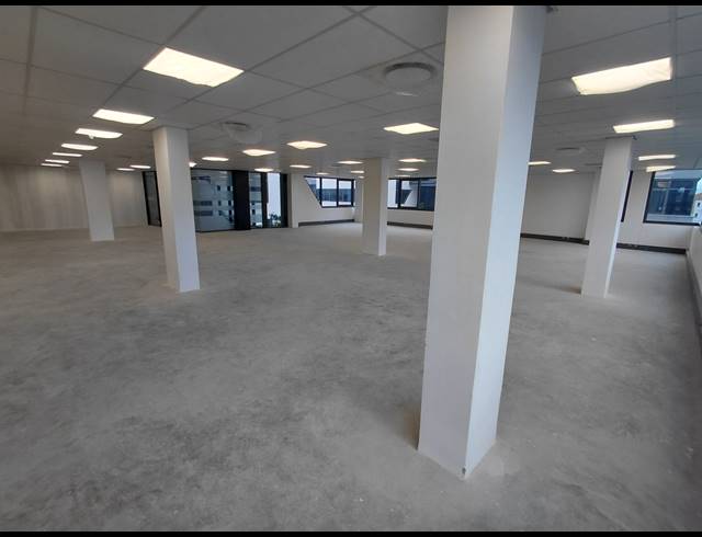 347M² OFFICE TO LET IN VORNA VALLEY